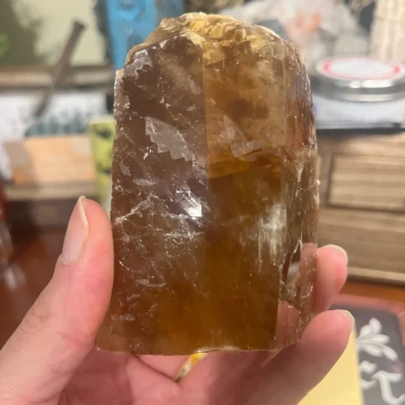 UV Reactive Amber Calcite